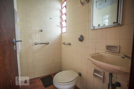 Casa à venda com 200m², 2 quartos e 2 vagasBanheiro de Serviço