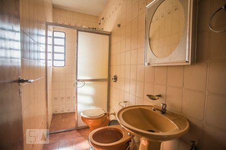 Casa à venda com 200m², 2 quartos e 2 vagasBanheiro