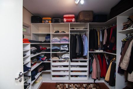 Casa à venda com 394m², 4 quartos e 5 vagasCLOSET SUITE