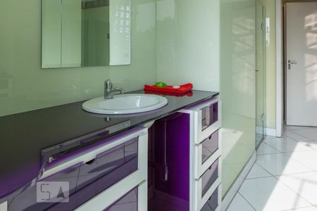 Casa para alugar com 750m², 7 quartos e 6 vagas Casa para alugar com 750m², 7 quartos e 6 vagasBanheiro (conjugado) Suíte 4