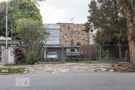 Casa para alugar com 750m², 7 quartos e 6 vagas Casa para alugar com 750m², 7 quartos e 6 vagasFachada