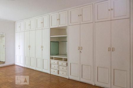Casa para alugar com 750m², 7 quartos e 6 vagas Casa para alugar com 750m², 7 quartos e 6 vagasSuíte 4