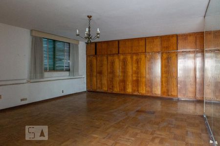 Casa para alugar com 750m², 7 quartos e 6 vagas Casa para alugar com 750m², 7 quartos e 6 vagasSuíte 1