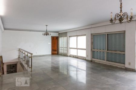 Casa para alugar com 750m², 7 quartos e 6 vagas Casa para alugar com 750m², 7 quartos e 6 vagasPiso Superior