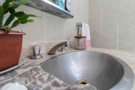 Apartamento à venda com 87m², 2 quartos e 1 vaga Apartamento à venda com 87m², 2 quartos e 1 vagaBanheiro