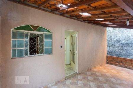 Casa para alugar com 45m², 2 quartos e sem vagaVaranda
