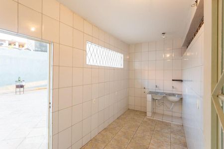 Casa para alugar com 45m², 2 quartos e sem vagaÁrea de Serviço