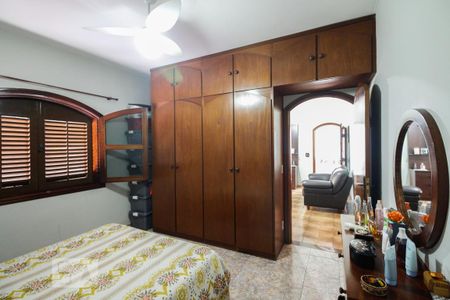 Suíte  de casa à venda com 3 quartos, 236m² em Chácara Seis de Outubro, São Paulo