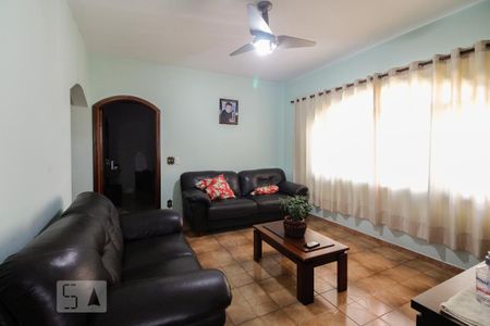 Sala  de casa à venda com 3 quartos, 236m² em Chácara Seis de Outubro, São Paulo