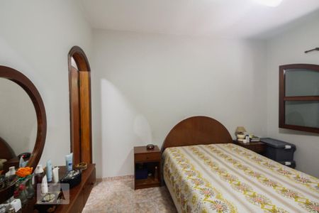 Suíte  de casa à venda com 3 quartos, 236m² em Chácara Seis de Outubro, São Paulo