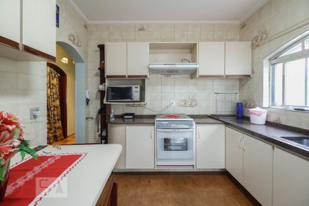 Cozinha  de casa à venda com 3 quartos, 236m² em Chácara Seis de Outubro, São Paulo