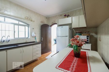 Cozinha  de casa à venda com 3 quartos, 236m² em Chácara Seis de Outubro, São Paulo