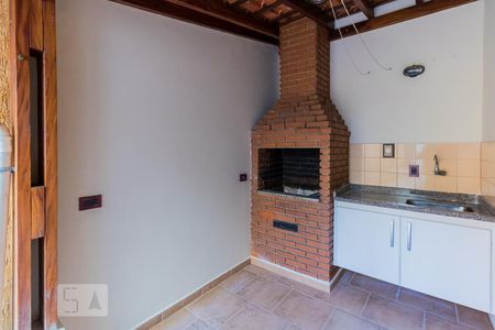 Casa à venda com 130m², 3 quartos e 2 vagasChurrasqueira