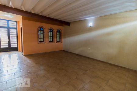 Casa à venda com 130m², 3 quartos e 2 vagasGaragem