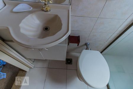 Casa à venda com 130m², 3 quartos e 2 vagasDetalhe banheiro