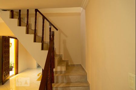 Escada de casa à venda com 3 quartos, 110m² em Vila Primavera, São Paulo