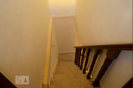 Escada de casa à venda com 3 quartos, 110m² em Vila Primavera, São Paulo