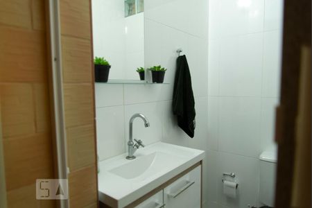 Casa à venda com 110m², 3 quartos e 2 vagasBanheiro