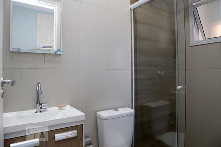 Banheiro de kitnet/studio para alugar com 1 quarto, 24m² em Jardim Monte Kemel, São Paulo