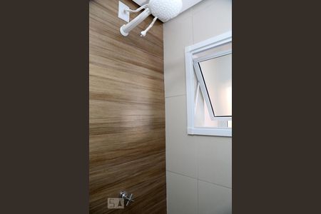 Banheiro de kitnet/studio para alugar com 1 quarto, 24m² em Jardim Monte Kemel, São Paulo