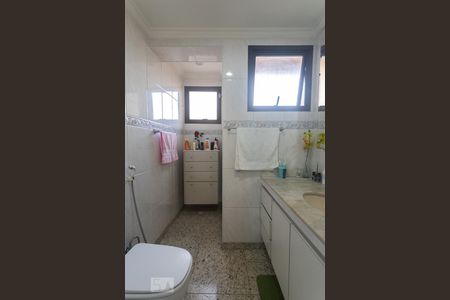 Apartamento à venda com 140m², 2 quartos e 2 vagasBanheiro do Quarto 1