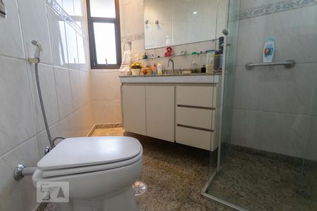 Apartamento à venda com 140m², 2 quartos e 2 vagasBanheiro do Quarto 2