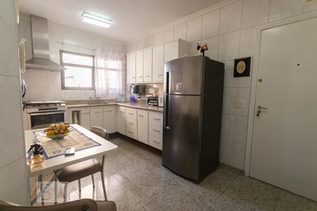Apartamento à venda com 140m², 2 quartos e 2 vagasCozinha