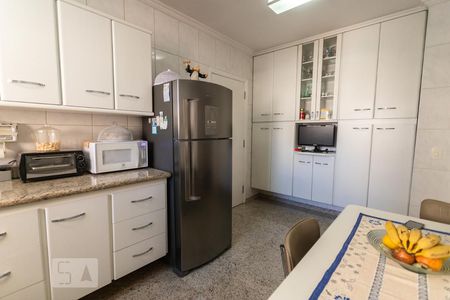 Apartamento à venda com 140m², 2 quartos e 2 vagasCozinha