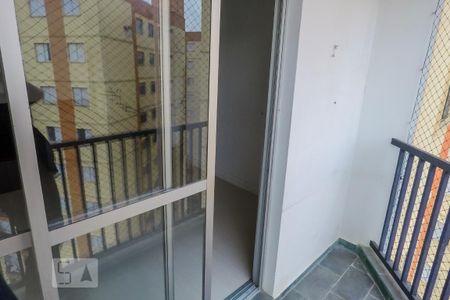 Sacada de apartamento à venda com 3 quartos, 64m² em Jardim Botucatu, São Paulo