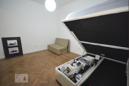 Sala/Quarto de apartamento para alugar com 1 quarto, 33m² em Centro, Rio de Janeiro