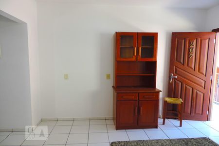 Sala de apartamento para alugar com 1 quarto, 40m² em Pantanal, Florianópolis