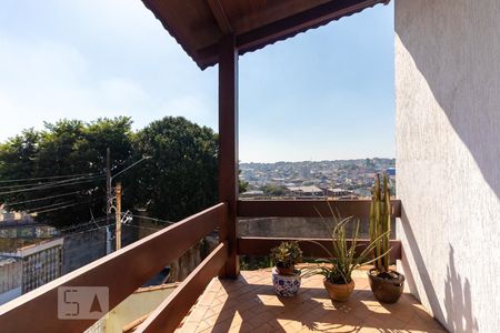 Sacada de casa para alugar com 4 quartos, 300m² em Artur Alvim, São Paulo