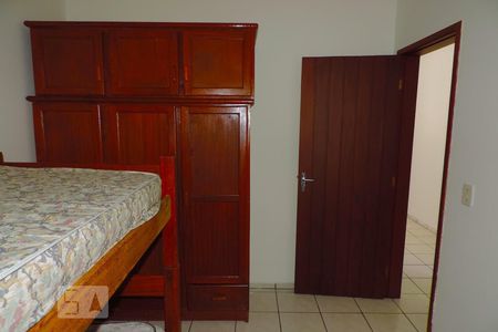 Quarto 1 - Armarios de apartamento para alugar com 1 quarto, 40m² em Pantanal, Florianópolis