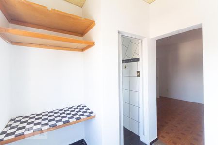 Apartamento para alugar com 100m², 2 quartos e sem vagaCloset da suíte