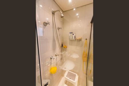 Apartamento à venda com 190m², 4 quartos e 3 vagas Apartamento à venda com 190m², 4 quartos e 3 vagasBanheiro da Suíte 4 Chuveiro