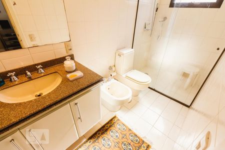 Apartamento à venda com 190m², 4 quartos e 3 vagas Apartamento à venda com 190m², 4 quartos e 3 vagasBanheiro da Suíte 3