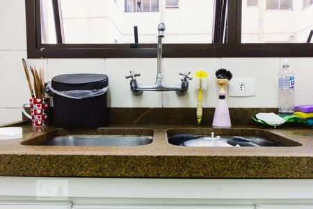 Apartamento à venda com 190m², 4 quartos e 3 vagas Apartamento à venda com 190m², 4 quartos e 3 vagasCozinha Pia