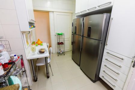 Apartamento à venda com 190m², 4 quartos e 3 vagas Apartamento à venda com 190m², 4 quartos e 3 vagasCozinha