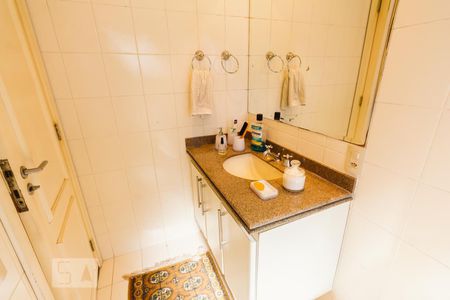 Apartamento à venda com 190m², 4 quartos e 3 vagas Apartamento à venda com 190m², 4 quartos e 3 vagasBanheiro da Suíte 3