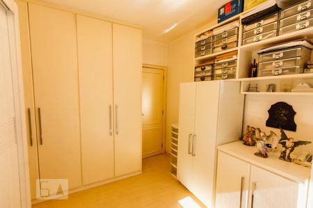 Apartamento à venda com 190m², 4 quartos e 3 vagas Apartamento à venda com 190m², 4 quartos e 3 vagasQuarto 2