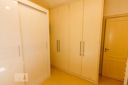 Apartamento à venda com 190m², 4 quartos e 3 vagas Apartamento à venda com 190m², 4 quartos e 3 vagasQuarto 2