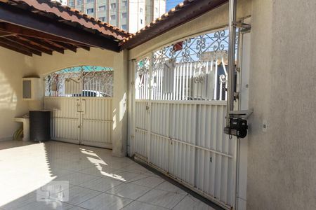 Casa à venda com 175m², 4 quartos e 4 vagas Casa à venda com 175m², 4 quartos e 4 vagasFachada