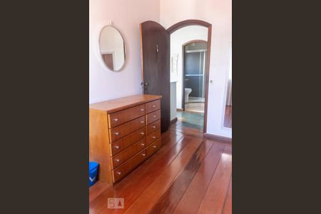 Casa à venda com 175m², 4 quartos e 4 vagas Casa à venda com 175m², 4 quartos e 4 vagasQuarto 1