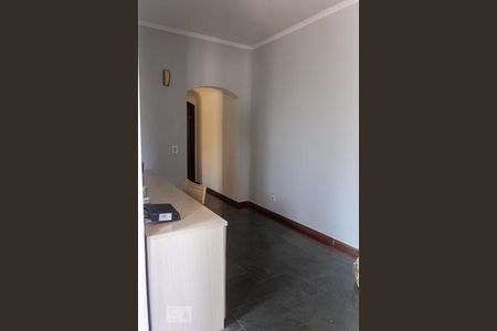 Casa à venda com 175m², 4 quartos e 4 vagas Casa à venda com 175m², 4 quartos e 4 vagasEscritorio
