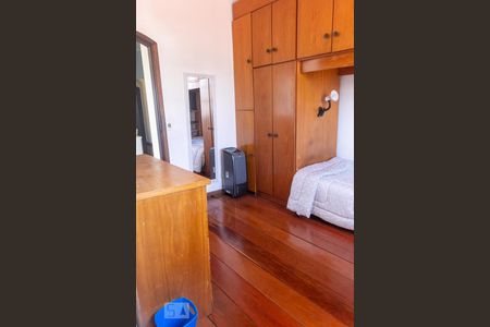 Casa à venda com 175m², 4 quartos e 4 vagas Casa à venda com 175m², 4 quartos e 4 vagasQuarto 1