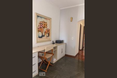 Casa à venda com 175m², 4 quartos e 4 vagas Casa à venda com 175m², 4 quartos e 4 vagasEscritorio