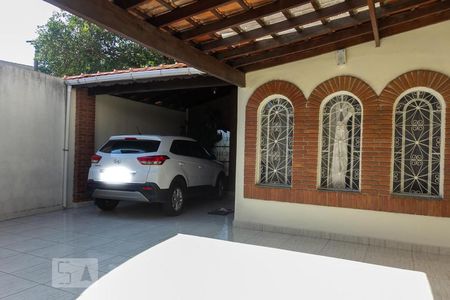 Casa à venda com 175m², 4 quartos e 4 vagas Casa à venda com 175m², 4 quartos e 4 vagasGaragem
