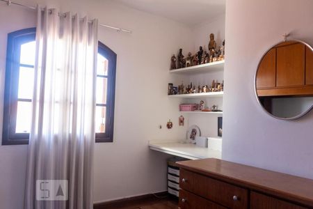 Casa à venda com 175m², 4 quartos e 4 vagas Casa à venda com 175m², 4 quartos e 4 vagasQuarto 1