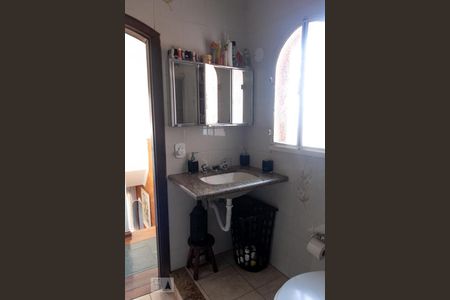 Casa à venda com 175m², 4 quartos e 4 vagas Casa à venda com 175m², 4 quartos e 4 vagasBanheiro Social