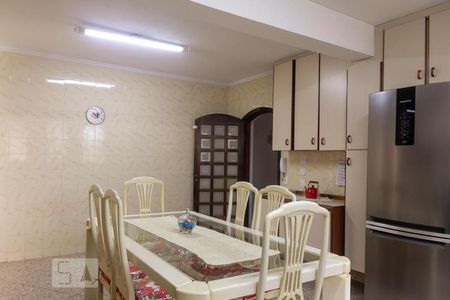 Casa à venda com 175m², 4 quartos e 4 vagas Casa à venda com 175m², 4 quartos e 4 vagasCozinha